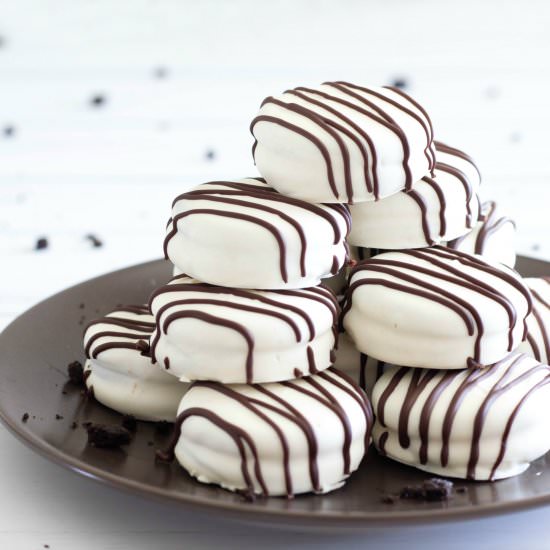 White Chocolate Covered OREOs - Recipe photo by FunMoneyMom