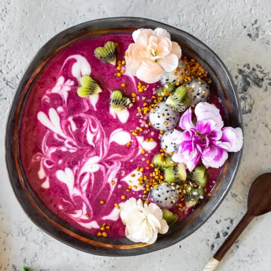 Pink Dragon Fruit Smoothie - Recipe photo by lepetitchefsb