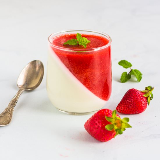 Strawberry Panna Cotta - Recipe photo by Priyanka DK