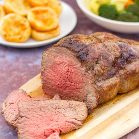 Roast Beef and Yorkshire Puddings - Recipe photo by easypeasyfoodie