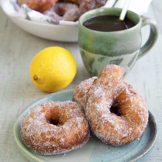 ZEPPOLE - Recipe photo by Philosokitchen