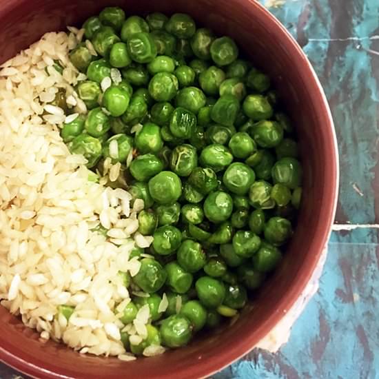 Crispy Flattened Rice and Peas - Recipe photo by steamingpot