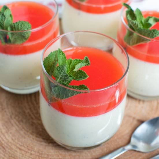 Blood Orange & Vanilla Panna Cotta - Recipe photo by kayskitchen