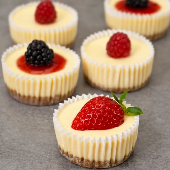 Mini Cheesecakes - Recipe photo by El Mundo Eats