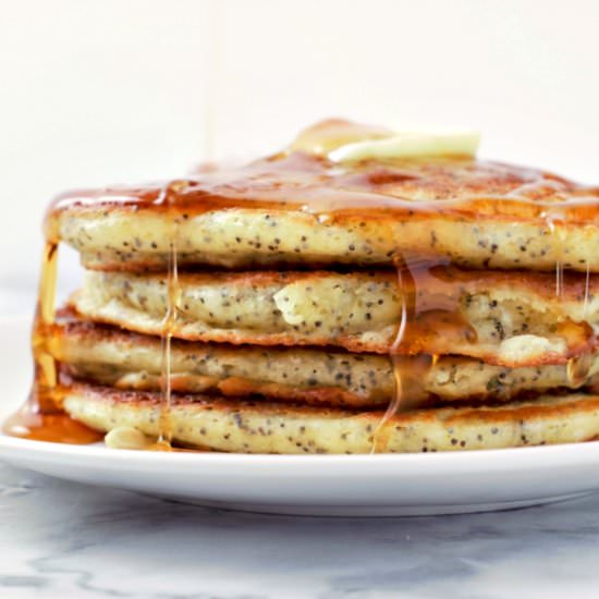 Lemon Poppy Seed Pancakes - Recipe photo by ZonaCooks