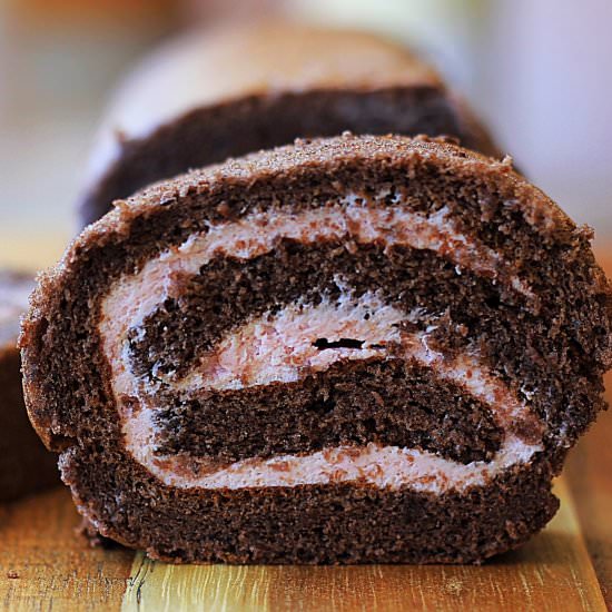 chocolate raspberry Swiss roll cake - Recipe photo by tastesspicy