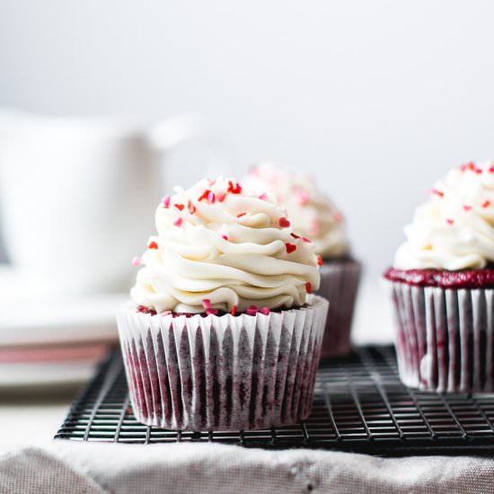 Vegan Red Velvet Cupcakes - Recipe photo by anasbakingchronicles