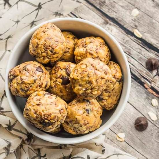 No bake energy bites - Recipe photo by homeandplate