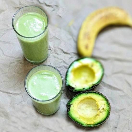 5-minute avocado banana smoothie - Recipe photo by rparm