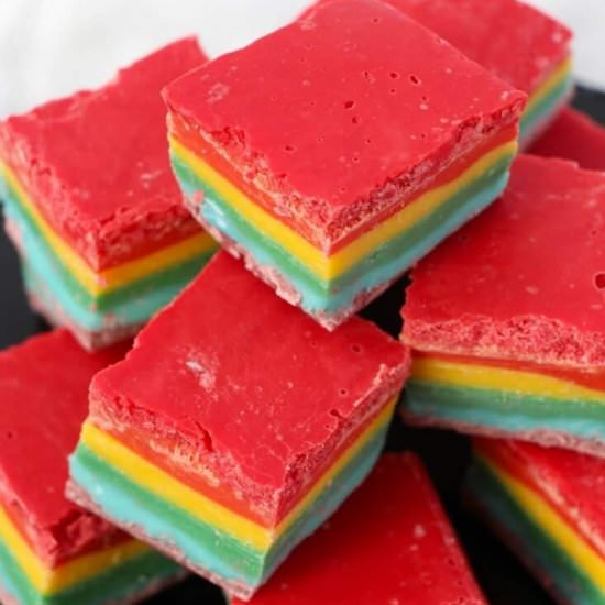 No-Cook Rainbow Fudge - Recipe photo by sugarspiceandglitter