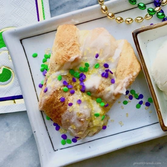 Quick and Easy King Cake - Recipe photo by Great 8 Friends