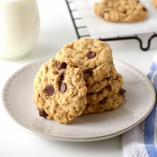 chocolate chip oatmeal cookies - Recipe photo by justtoclaireify