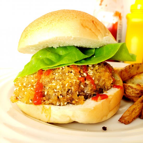 Fried Portobello Mushroom Burger - Recipe photo by letstalkvegan.today
