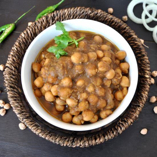 Chana Masala - Recipe photo by ChezShuchi