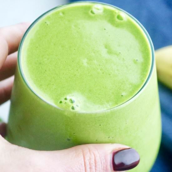 Simple Green Smoothie - Recipe photo by Pinchmegood