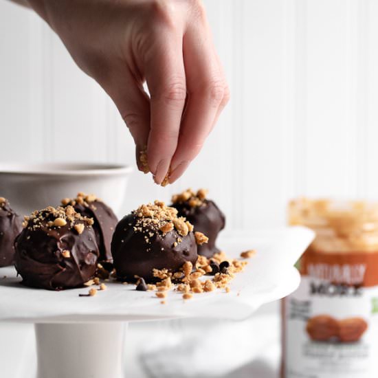 Peanut Butter Cheesecake Truffles - Recipe photo by Inspector Gorgeous