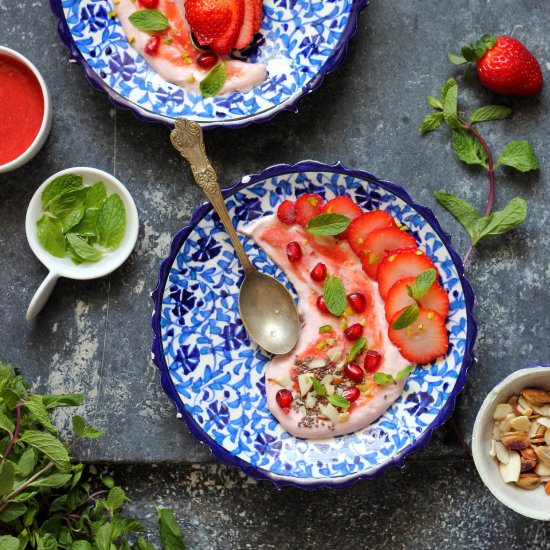 strawberry shrikhand - Recipe photo by easyfoodsmith