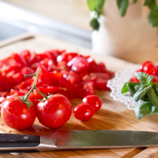 TOMATO BRUSCHETTA THE ITALIAN WAY - Recipe photo by foodiesplace