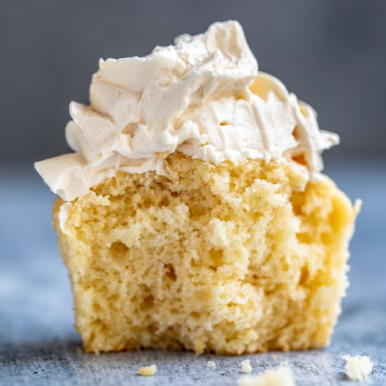 Baileys Cupcakes - Recipe photo by confessionsofabakingqueen