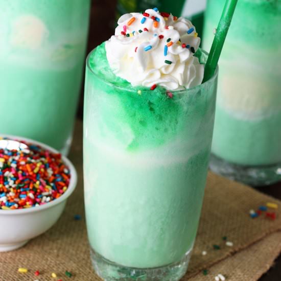 Leprechaun Shakes - Recipe photo by thekitchenismyplayground