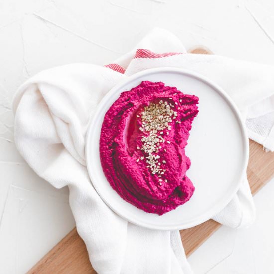 Beetroot Hummus - Recipe photo by aline_made