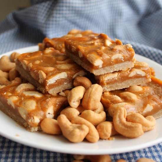 Butterscotch Cashew Bars - Recipe photo by MyRecipeReviews