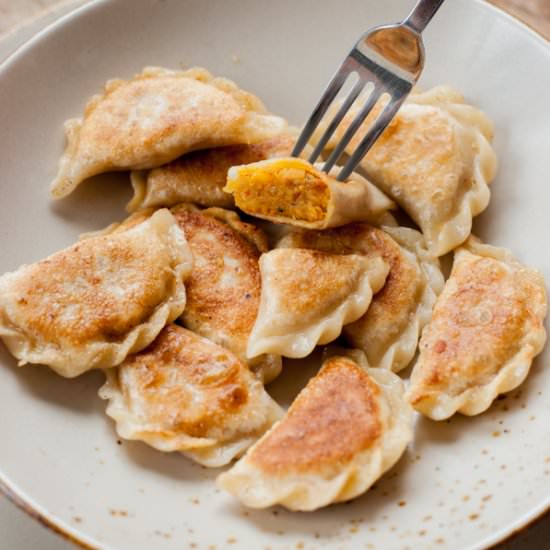 Vegan pierogi - Recipe photo by everyday-delicious.com