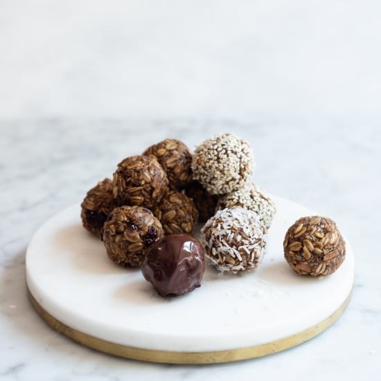 Almond butter and oat snack balls - Recipe photo by Bibbyskitchenat36