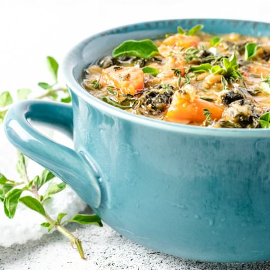 Healthy Vegan Minestrone Soup - Recipe photo by EatLiftBe
