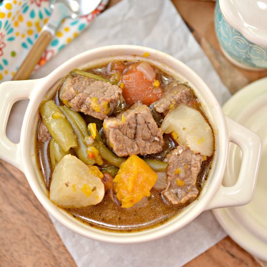 KETO BEEF STEW - Recipe photo by Stylish Cravings