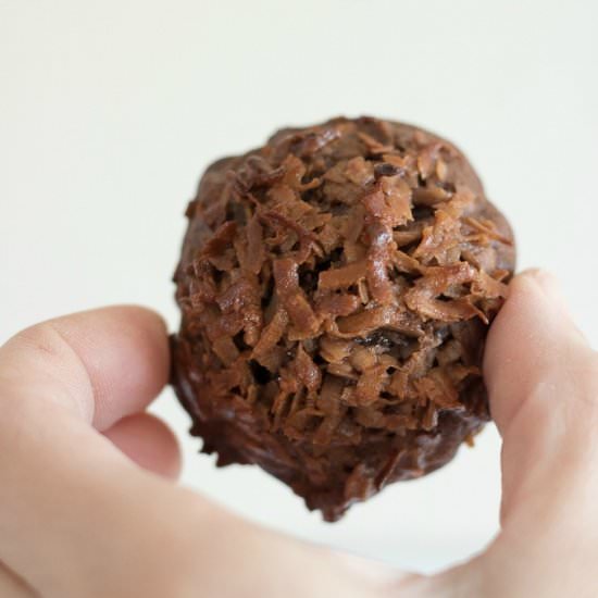 Mocha Coconut Macaroons - Recipe photo by LifesLittleSweets