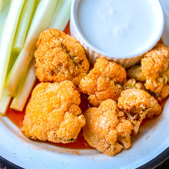 AIR FRYER BUFFALO CAULIFLOWER WINGS - Recipe photo by Mirlene