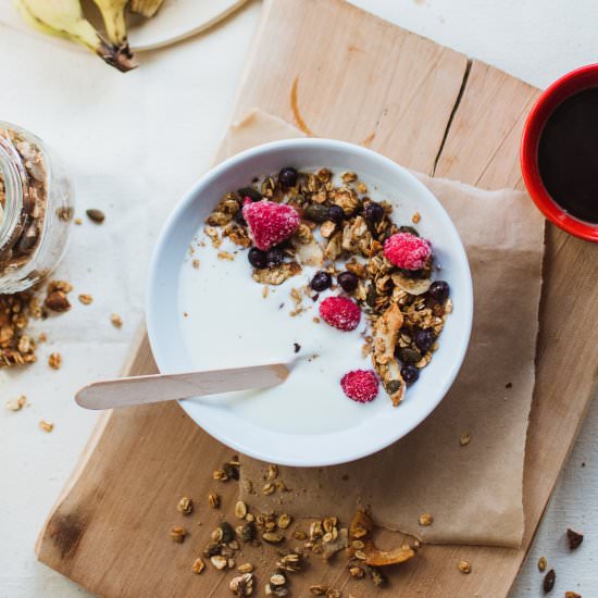 Oil and sugar-free granola - Recipe photo by curryandlove