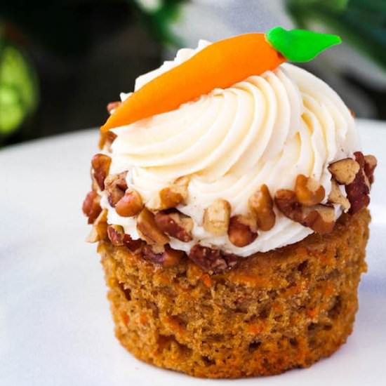 Carrot Cake Cupcakes - Recipe photo by QueensleeAppetit