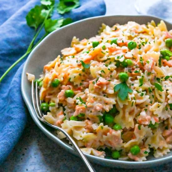 Aunt Rose's Smoked Salmon Pasta - Recipe photo by garlic and zest