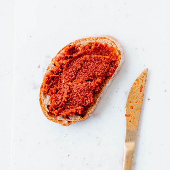 Pesto Rosso - Recipe photo by aline_made