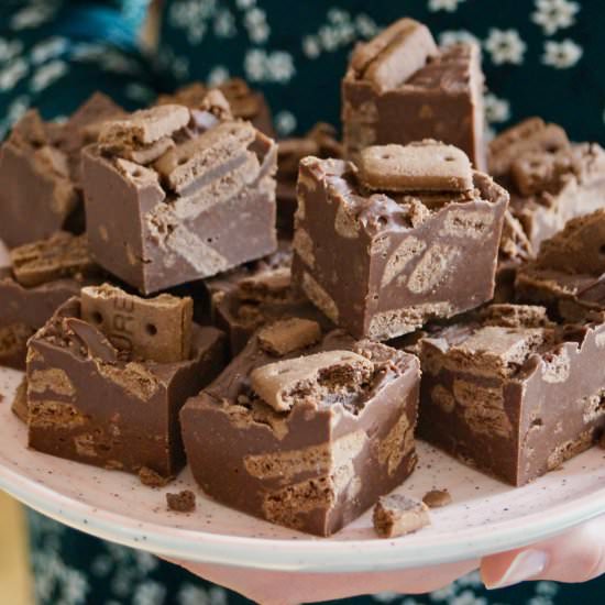 bourbon biscuit fudge - Recipe photo by whatjessicabakednext