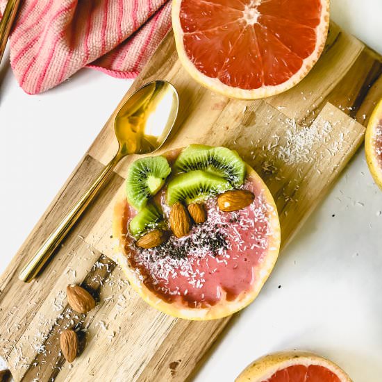 Grapefruit Smoothie Bowls (vegan) - Recipe photo by Garlic-Head