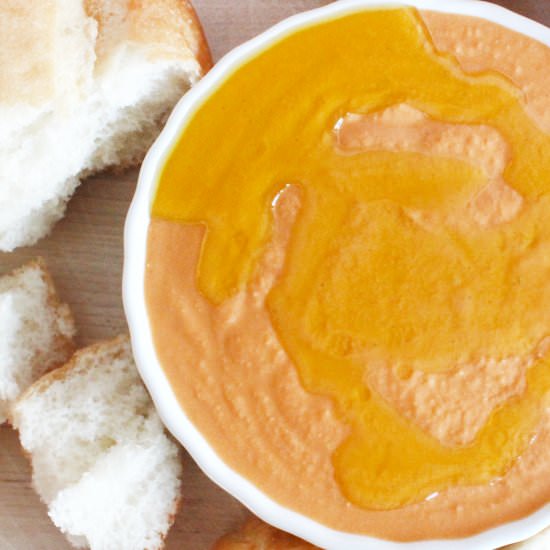 Easy Roasted Red Pepper Hummus - Recipe photo by SouthernMomLoves