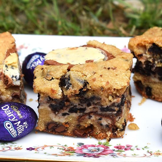 Oreo Creme Egg Cookie Bars - Recipe photo by lightscamerabake