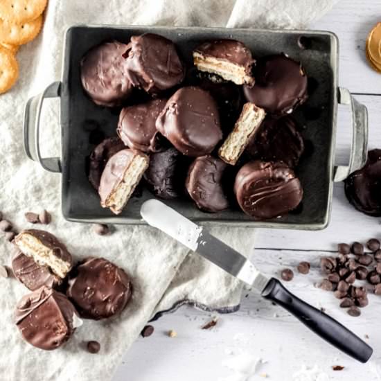 Chocolate PB Marshmallow Treats - Recipe photo by Lolosdesserts