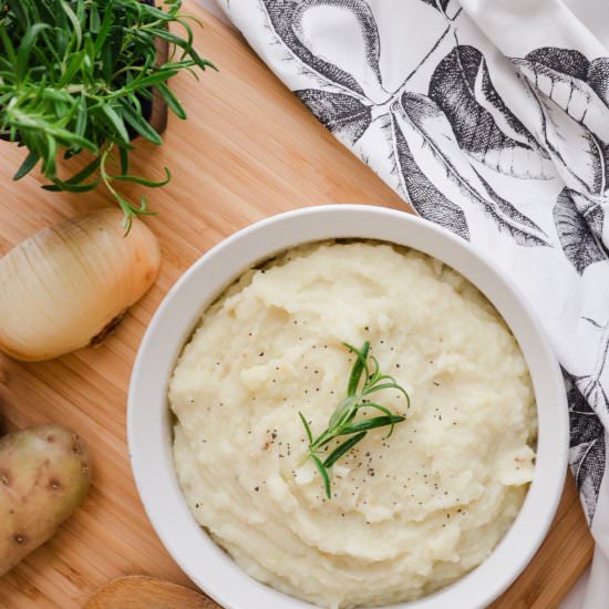 Garlic Mashed Cauliflower/Potatoes - Recipe photo by theradiantchef