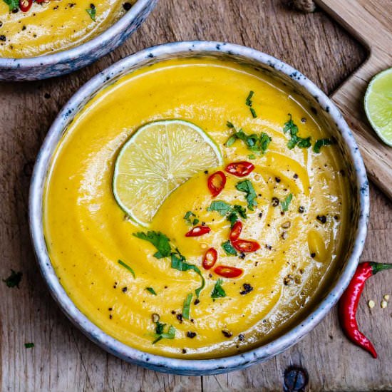 Paleo Curried Cauliflower Soup - Recipe photo by Blondelish.com