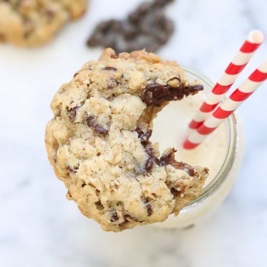 Vegan Oatmeal Chocolate Chip Cookie - Recipe photo by veganblueberry