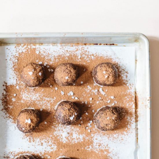 Chocolate Espresso Energy Balls - Recipe photo by Nutrition Stripped