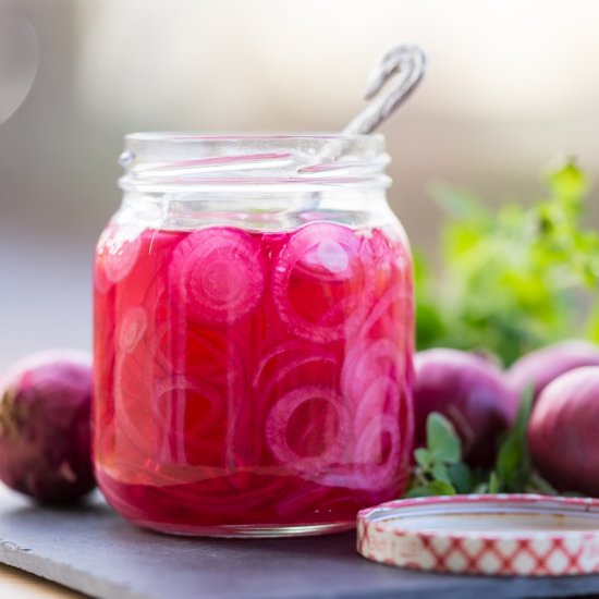 Pickled red onion - Recipe photo by electricbluefood