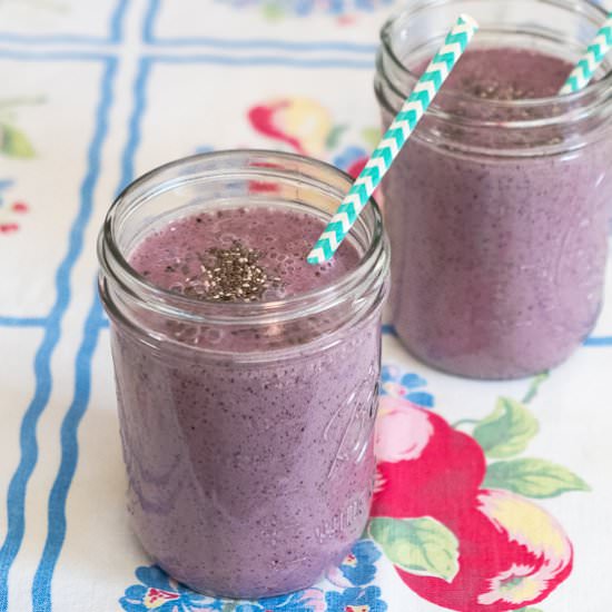 Blueberry Almond Smoothie - Recipe photo by sidewalkshoes