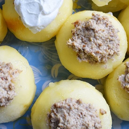 Vegan Poached Stuffed Apples - Recipe photo by ADkitchen