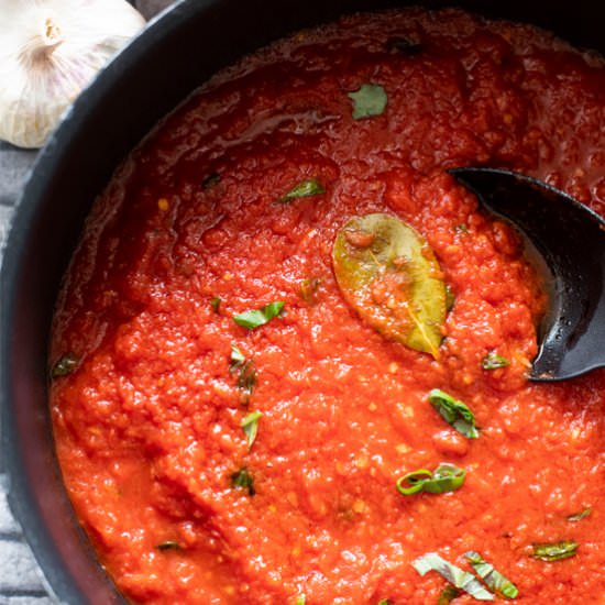 How to make Marinara Sauce - Recipe photo by foodandjourneys