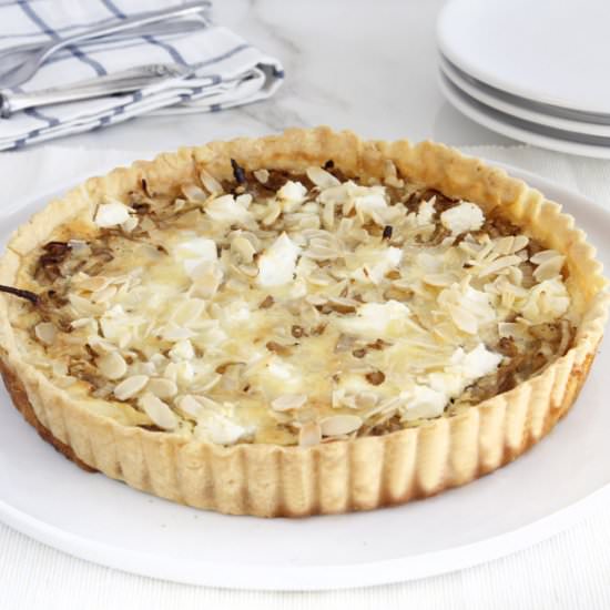 Onion Quiche with Almonds - Recipe photo by lilcookieblog